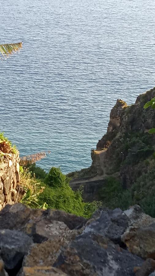 Vаrаndаs Dо Sоl-Vista Relaxante Entre Mar E Montanha Lägenhet Ponta do Sol  Exteriör bild